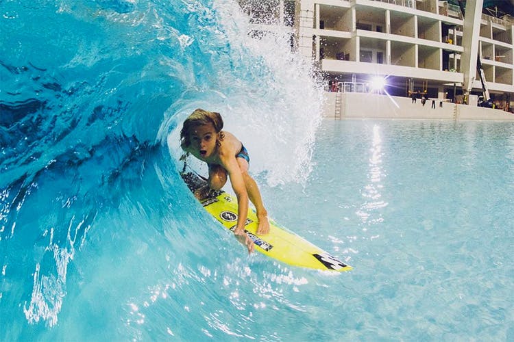 New Jersey mall debuts indoor wave pool by PerfectSwell - PerfectSwell®